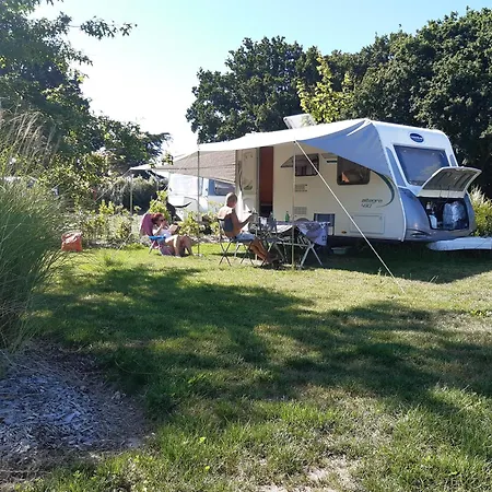 Camping Les Brillas Les Moutiers Exterior photo