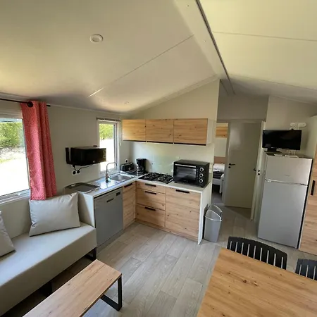 Camping Les Brillas Les Moutiers Exterior photo