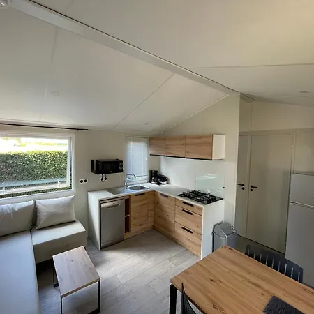 Camping Les Brillas Les Moutiers Exterior photo