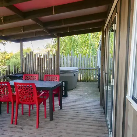 Camping Les Brillas Les Moutiers Exterior photo
