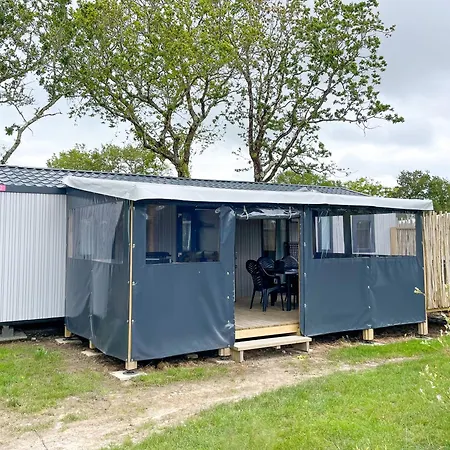 Camping Les Brillas Les Moutiers Exterior photo